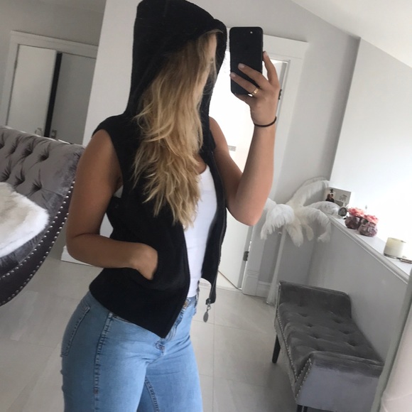 Fuzz Sweater - Picture 5 of 7